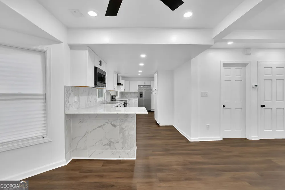 4247 Bingham CT Stone Mountain, GA 30083