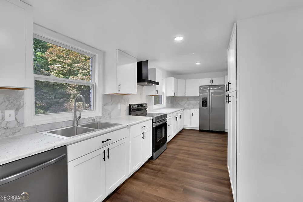 4247 Bingham CT Stone Mountain, GA 30083