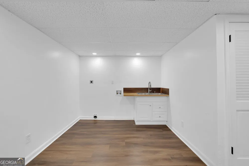 4247 Bingham CT Stone Mountain, GA 30083