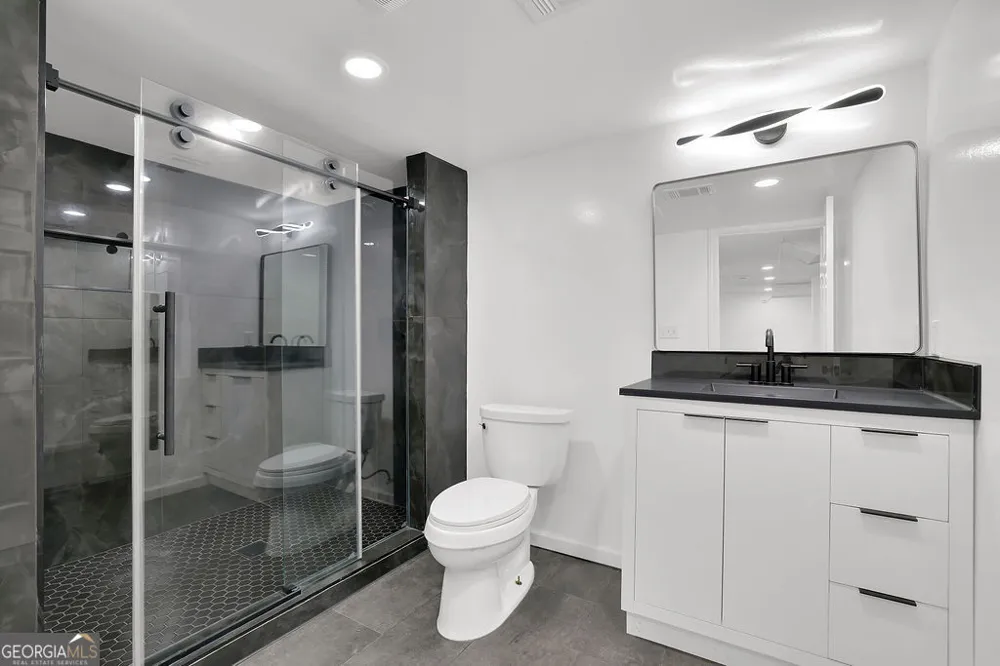 4247 Bingham CT Stone Mountain, GA 30083