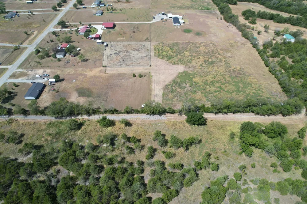 8701 Fm 697 Whitewright, TX 75491