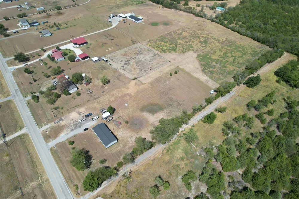 8701 Fm 697 Whitewright, TX 75491