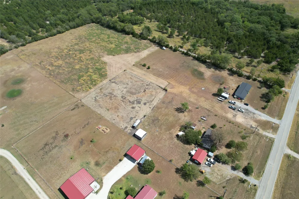 8701 Fm 697 Whitewright, TX 75491