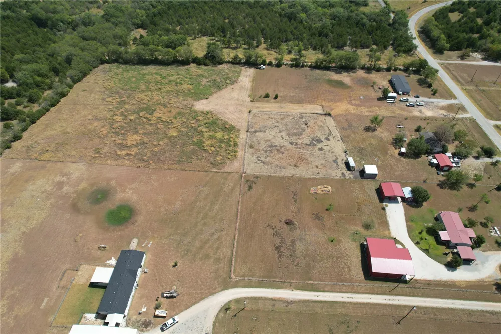 8701 Fm 697 Whitewright, TX 75491