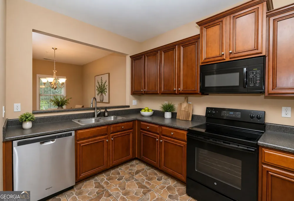 2039 Reavis BLF Conyers, GA 30012