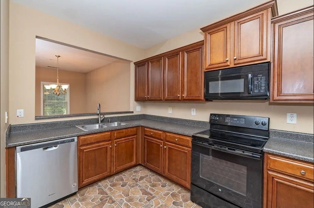 2039 Reavis BLF Conyers, GA 30012