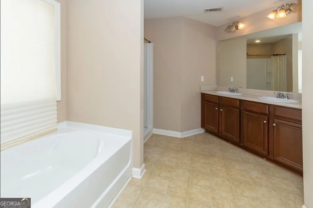 2039 Reavis BLF Conyers, GA 30012
