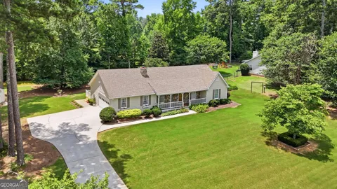230 Pine Tree LN