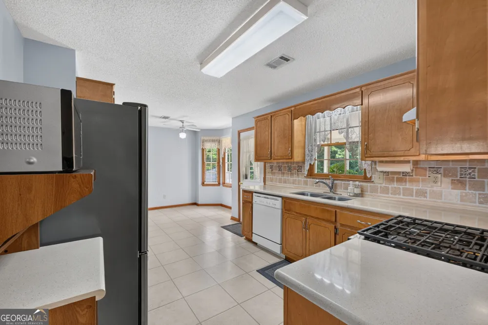 230 Pine Tree LN McDonough, GA 30252