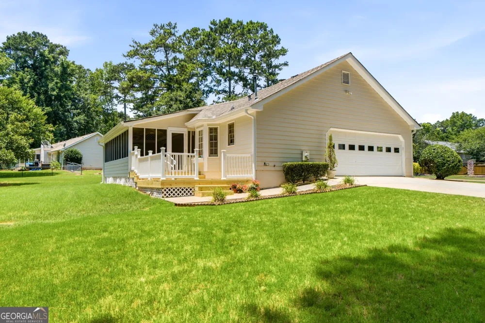 230 Pine Tree LN McDonough, GA 30252