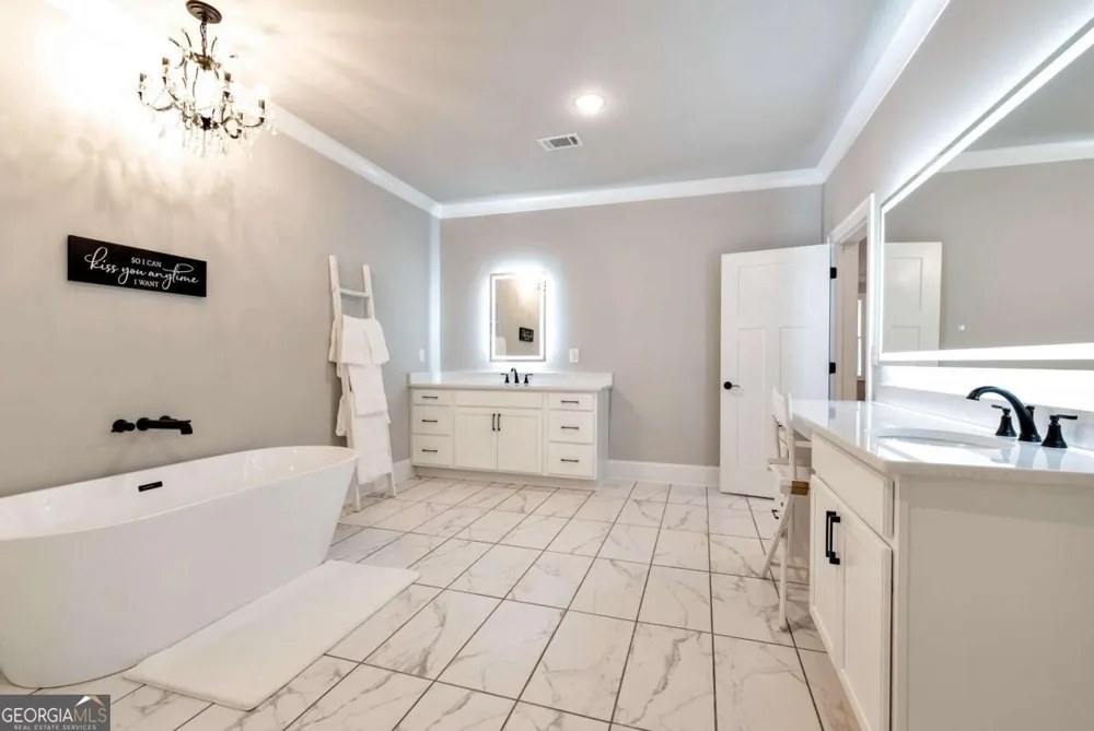 6140 Crescent Moon RDG Cumming, GA 30041