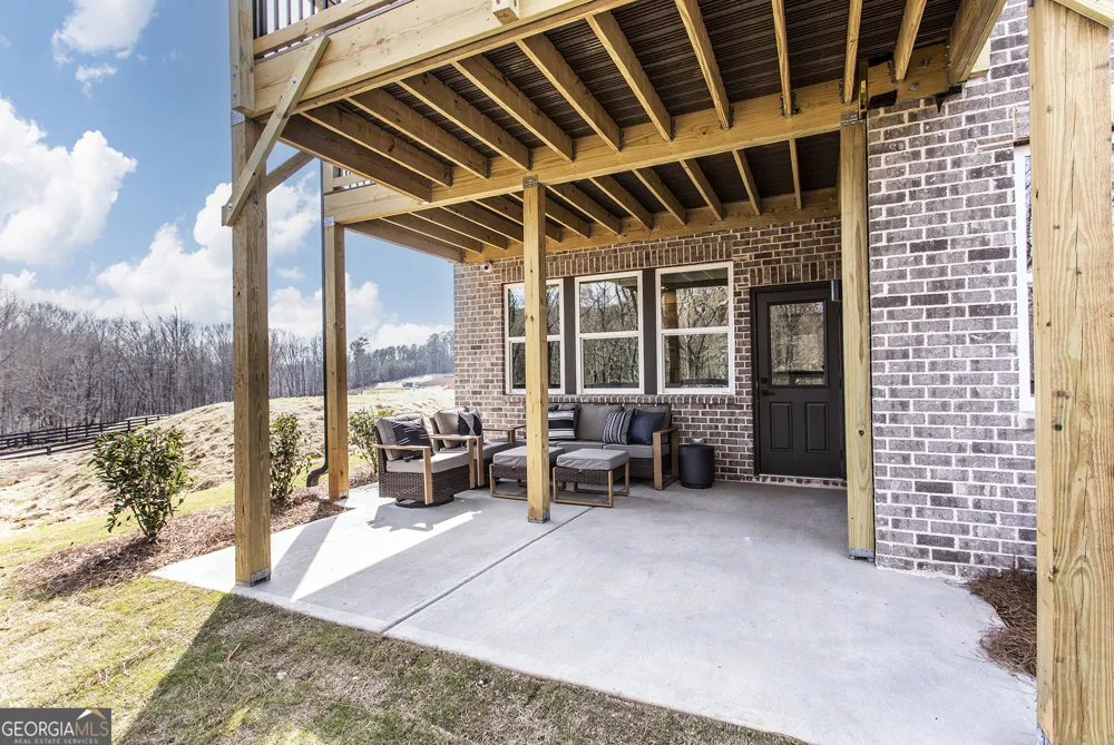 2042 Dave's Creek RD Cumming, GA 30041