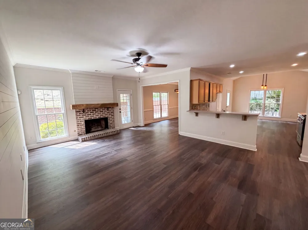 8635 Amsbury WAY Cumming, GA 30041