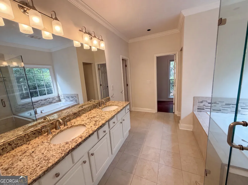 8635 Amsbury WAY Cumming, GA 30041