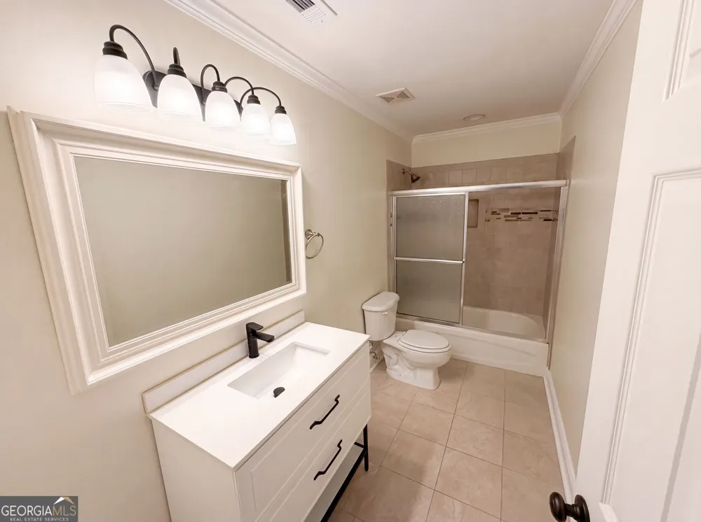 8635 Amsbury WAY Cumming, GA 30041