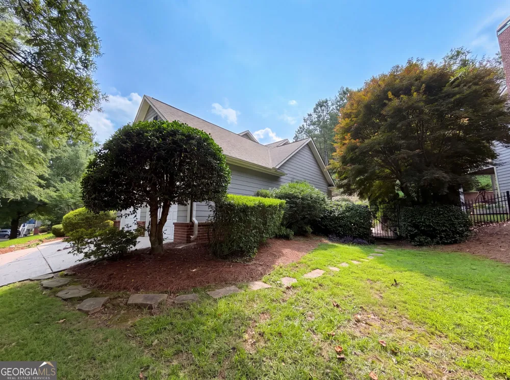 8635 Amsbury WAY Cumming, GA 30041