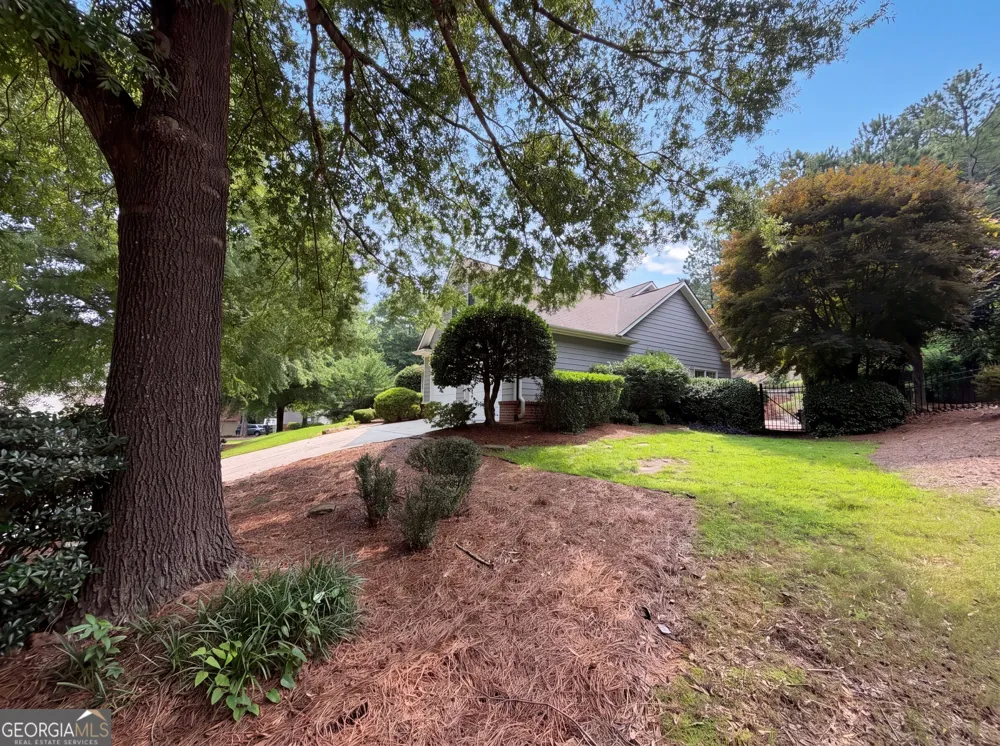 8635 Amsbury WAY Cumming, GA 30041
