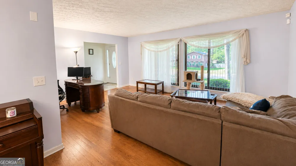 6679 Judy LN Riverdale, GA 30296