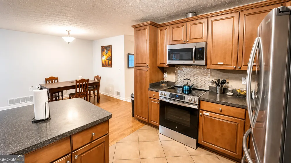 6679 Judy LN Riverdale, GA 30296