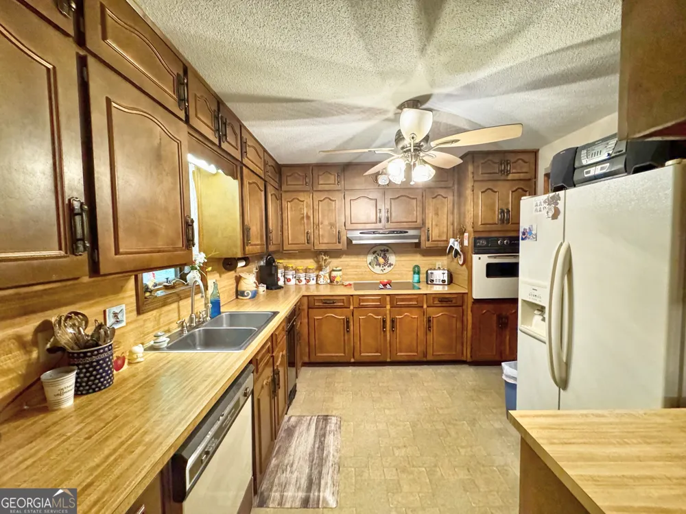 58 S Pine Cove DR LaGrange, GA 30240
