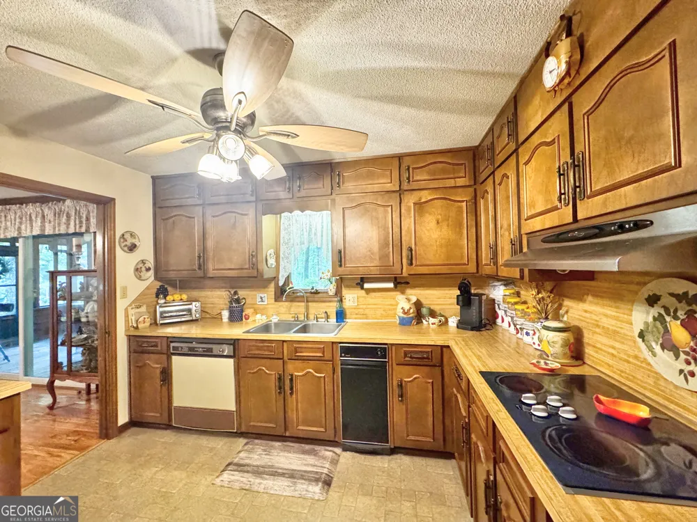 58 S Pine Cove DR LaGrange, GA 30240