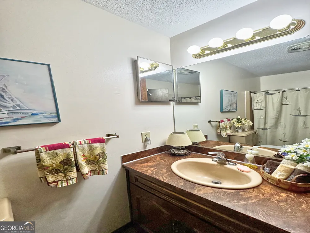 58 S Pine Cove DR LaGrange, GA 30240