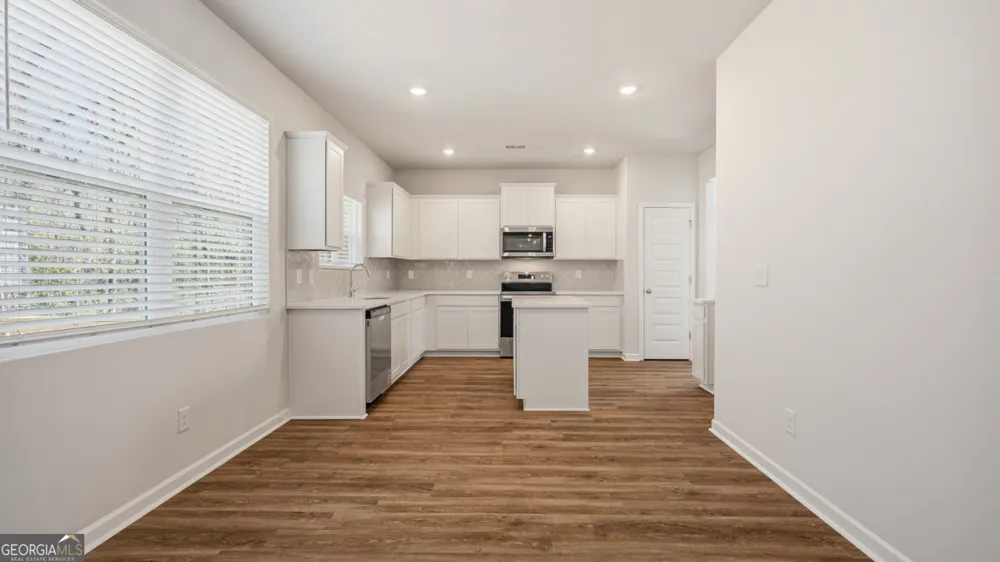 204 Friendship Oak WAY Hampton, GA 30228