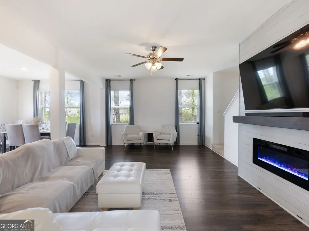 141 Gaston CT Hoschton, GA 30548