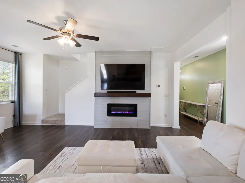 141 Gaston CT Hoschton, GA 30548