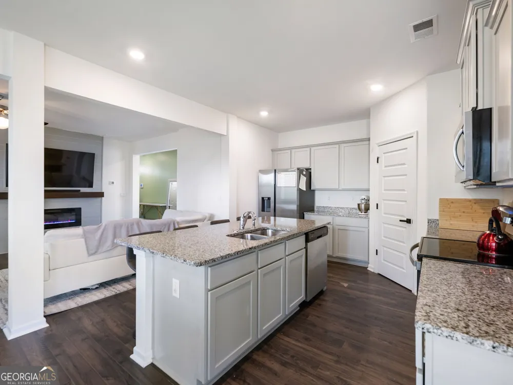 141 Gaston CT Hoschton, GA 30548
