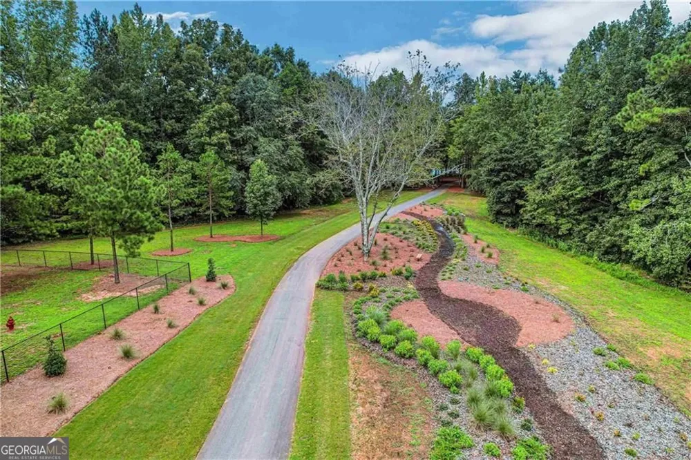 141 Gaston CT Hoschton, GA 30548