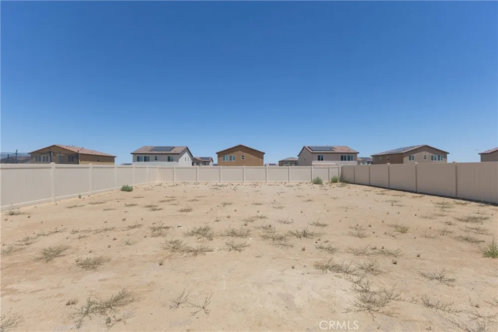 10156 Colten Ridge Adelanto, CA 92301