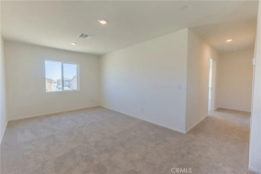10156 Colten Ridge Adelanto, CA 92301
