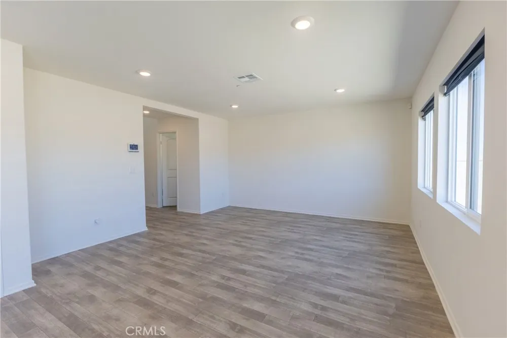 10156 Colten Ridge Adelanto, CA 92301