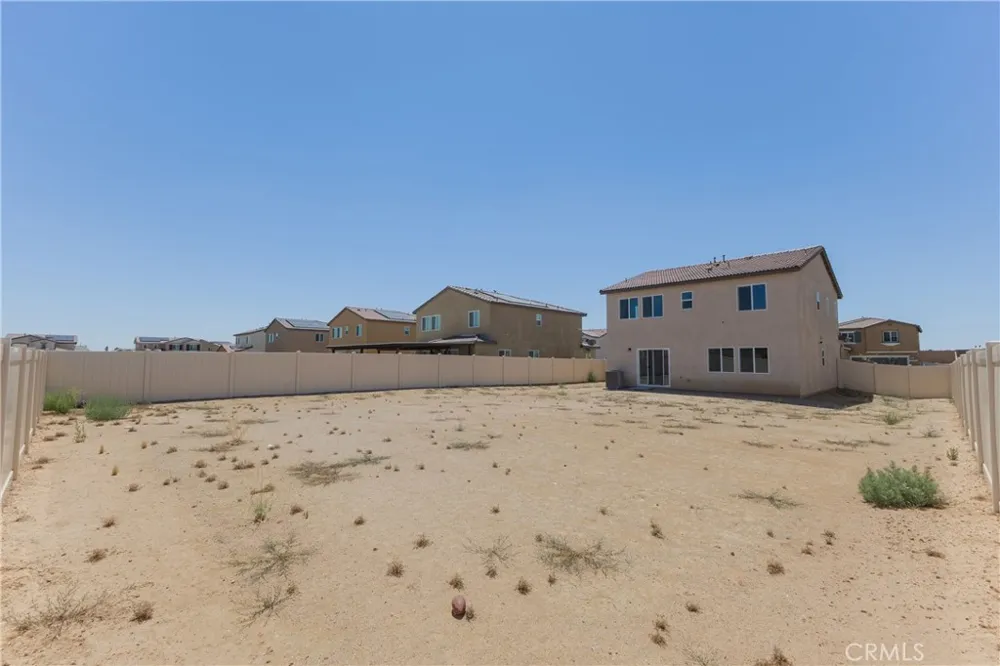 10156 Colten Ridge Adelanto, CA 92301