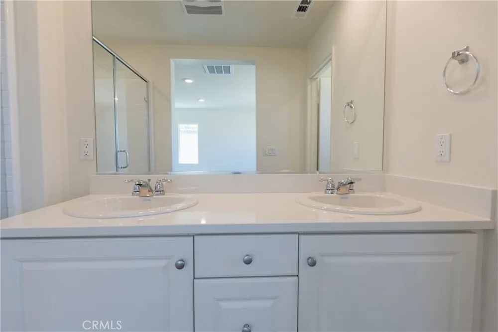 10156 Colten Ridge Adelanto, CA 92301
