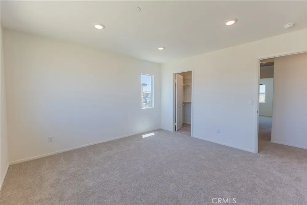 10156 Colten Ridge Adelanto, CA 92301