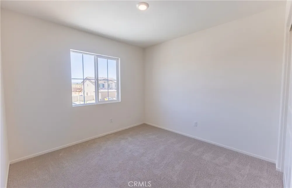 10156 Colten Ridge Adelanto, CA 92301