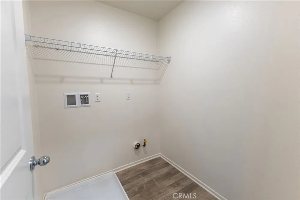 10156 Colten Ridge Adelanto, CA 92301