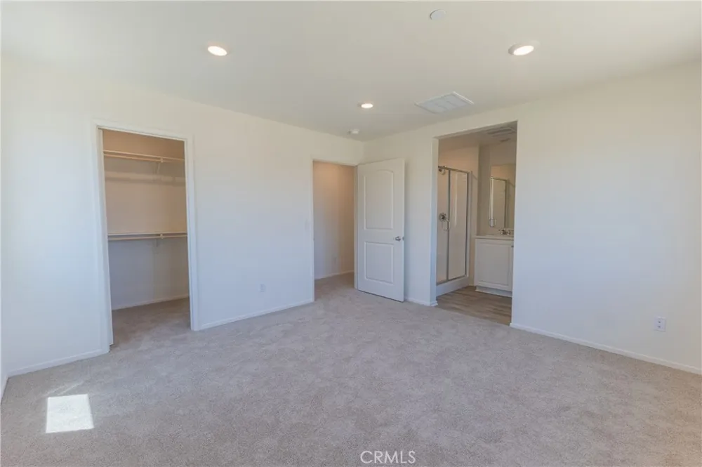 10156 Colten Ridge Adelanto, CA 92301