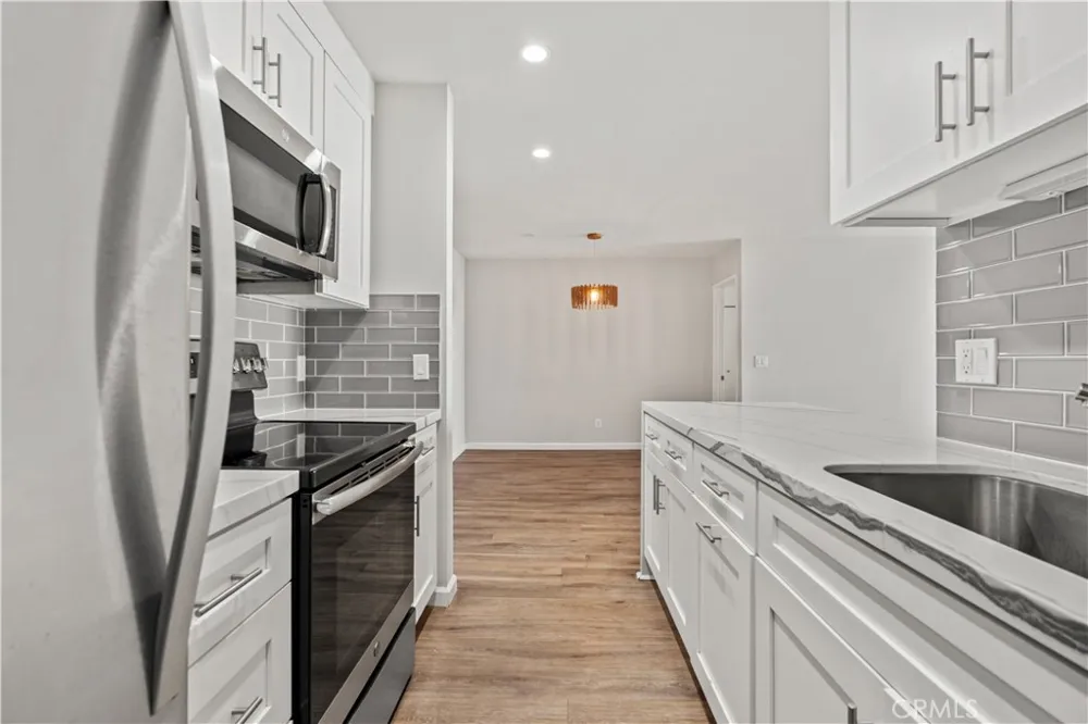 5301 Raintree #301 Culver City, CA 90230