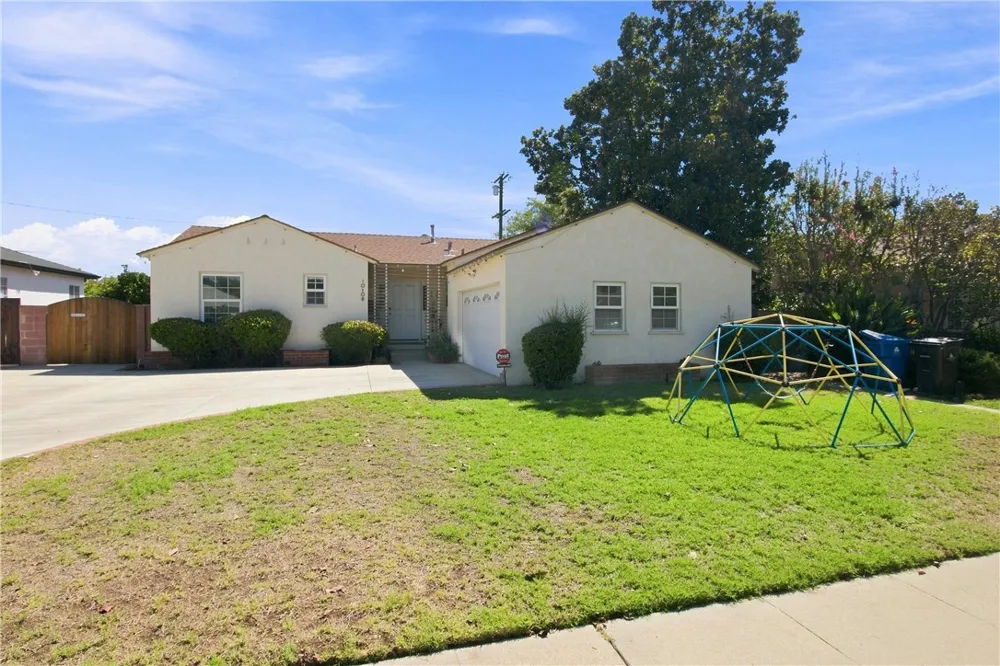 10108 Columbus San Fernando, CA 91345