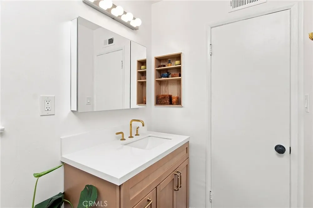 10108 Columbus San Fernando, CA 91345