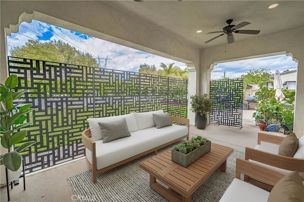 20551 Arden Place Saugus, CA 91350