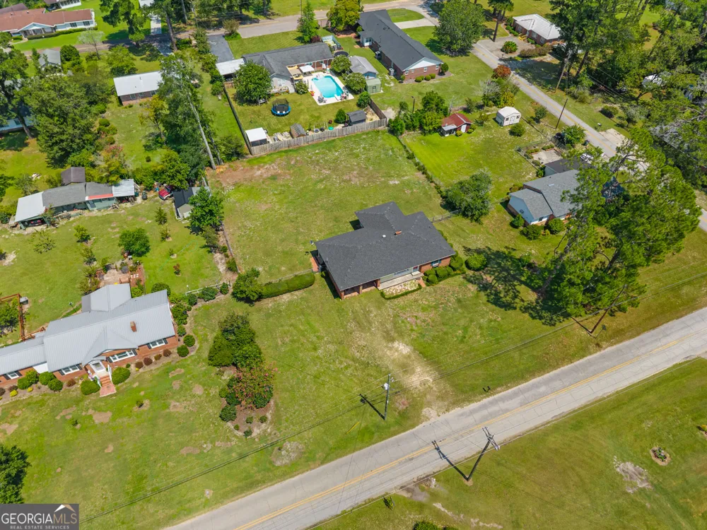 225 Virginia AVE Millen, GA 30442