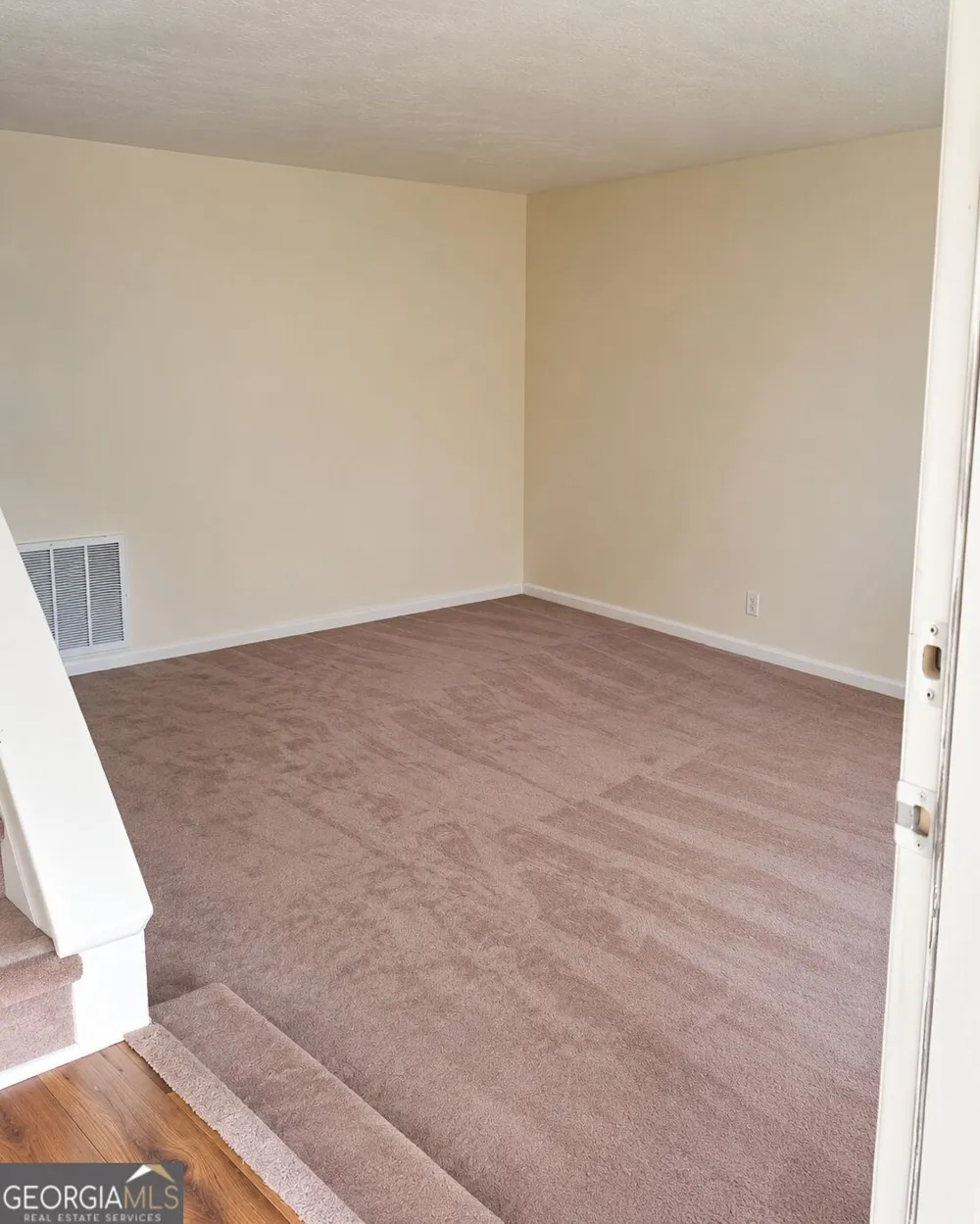 301 Mary LN Warner Robins, GA 31088