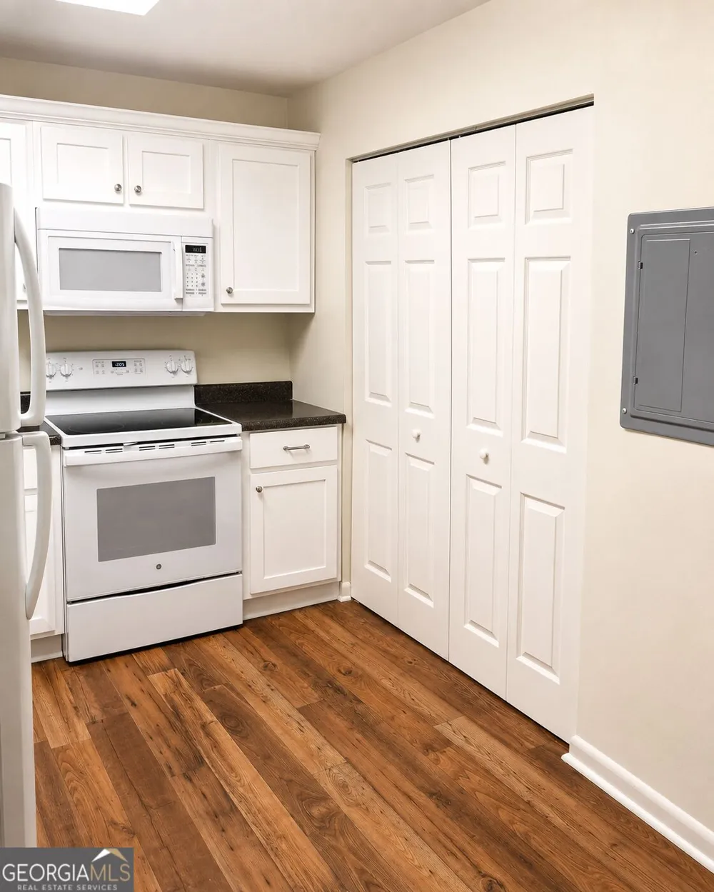 301 Mary LN Warner Robins, GA 31088
