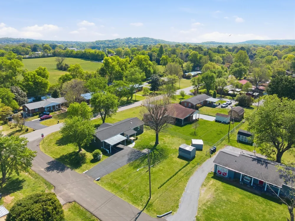 4011 Brookside Dr Columbia, TN 38401