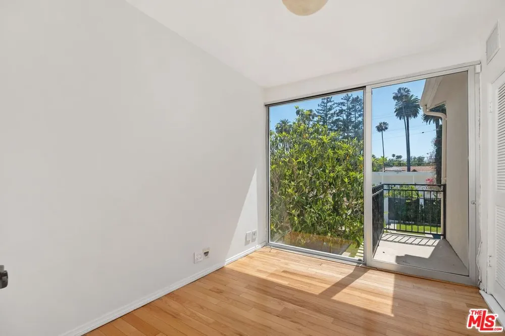 517 Elm Drive Beverly Hills, CA 90210