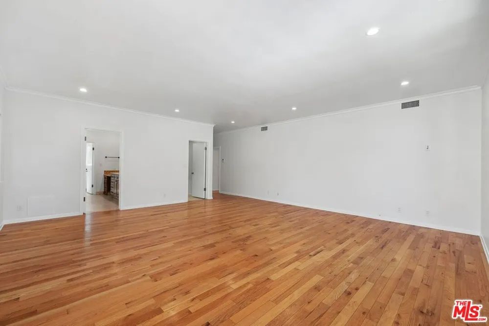 517 Elm Drive Beverly Hills, CA 90210